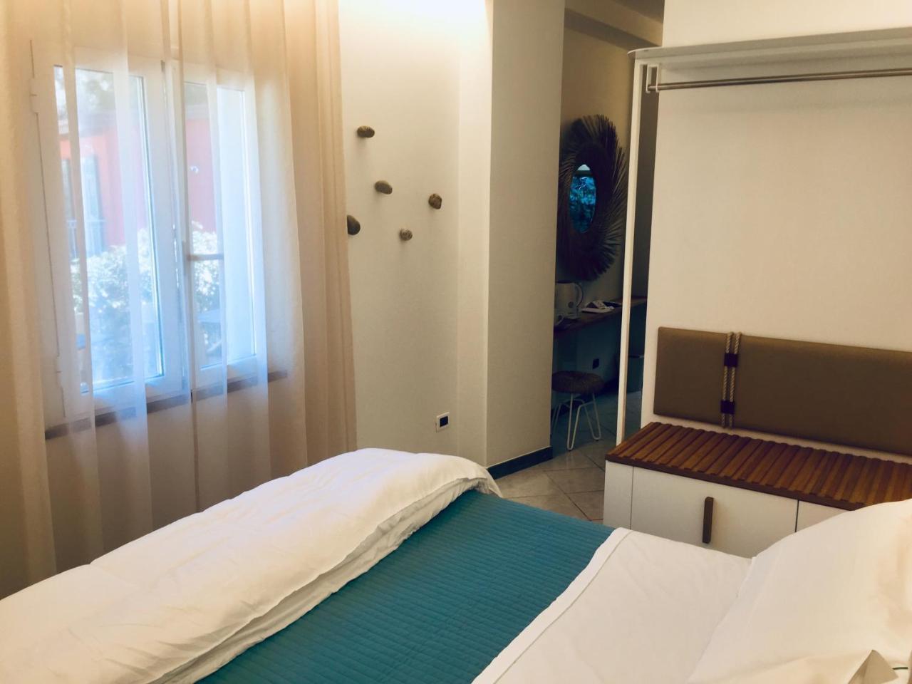 マナローラ ダ バラニン Bed & Breakfast エクステリア 写真